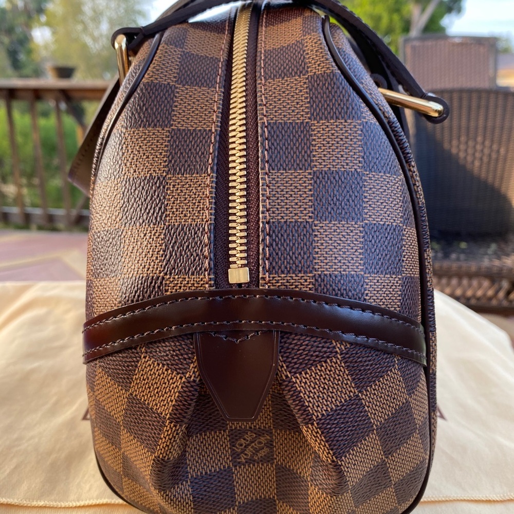 Louis Vuitton Rivington - Picture 5 of 12